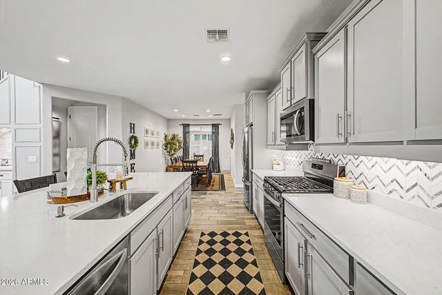 1955 W PLUM Road, Phoenix, AZ 85085
