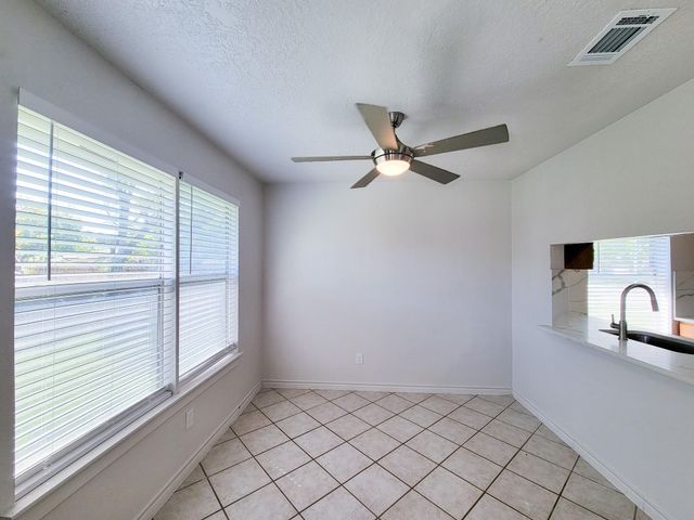 10102 Park Lane, La Porte, TX 77571