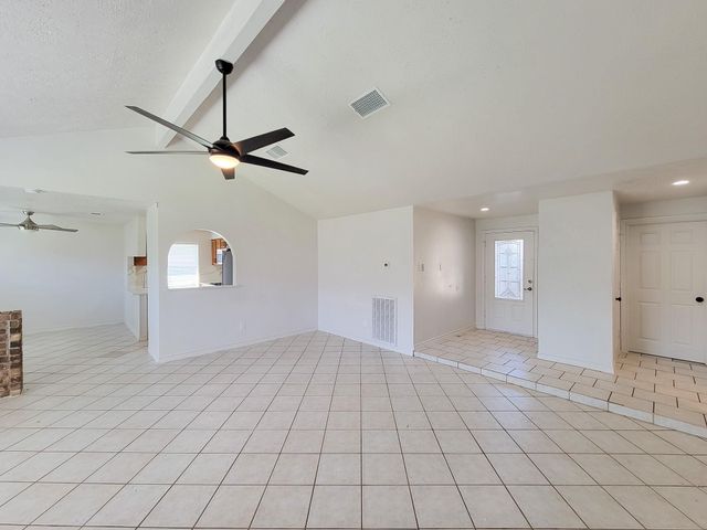 10102 Park Lane, La Porte, TX 77571