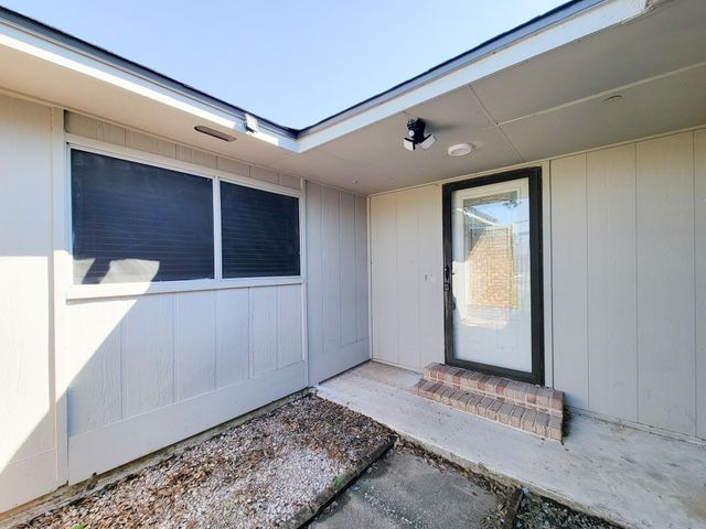 10102 Park Lane, La Porte, TX 77571