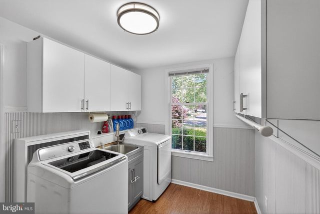 248 CARRIAGE HILL DR, Moorestown, NJ 08057