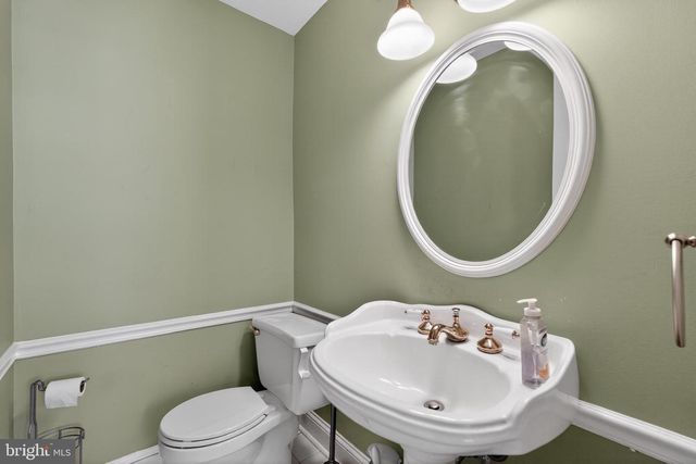 248 CARRIAGE HILL DR, Moorestown, NJ 08057