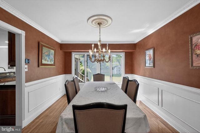 248 CARRIAGE HILL DR, Moorestown, NJ 08057