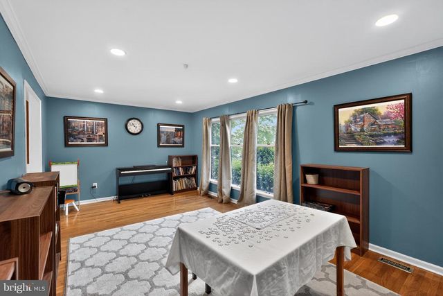 248 CARRIAGE HILL DR, Moorestown, NJ 08057