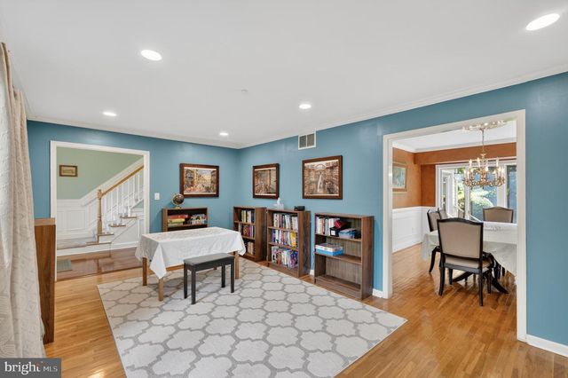 248 CARRIAGE HILL DR, Moorestown, NJ 08057