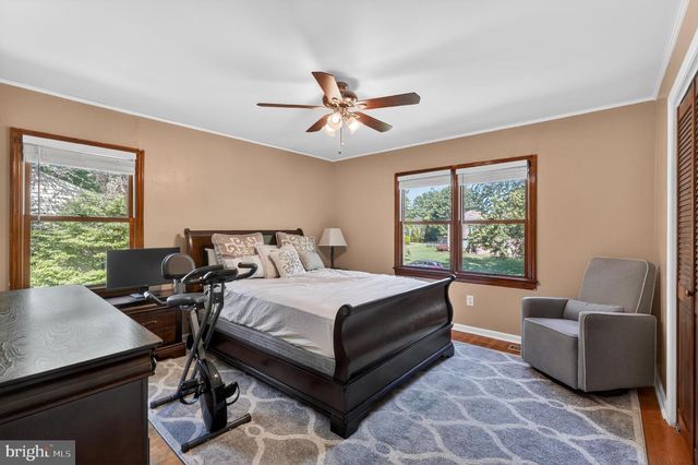 248 CARRIAGE HILL DR, Moorestown, NJ 08057