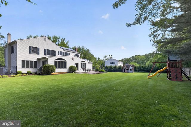 248 CARRIAGE HILL DR, Moorestown, NJ 08057