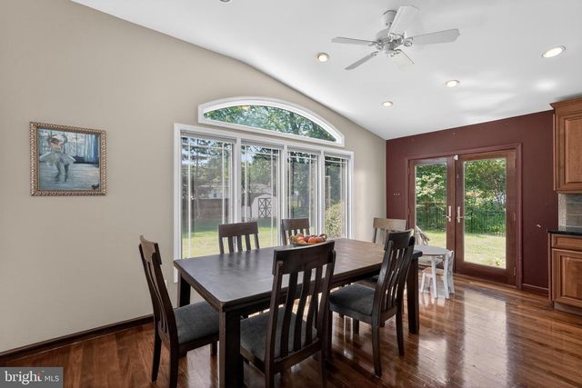 248 CARRIAGE HILL DR, Moorestown, NJ 08057