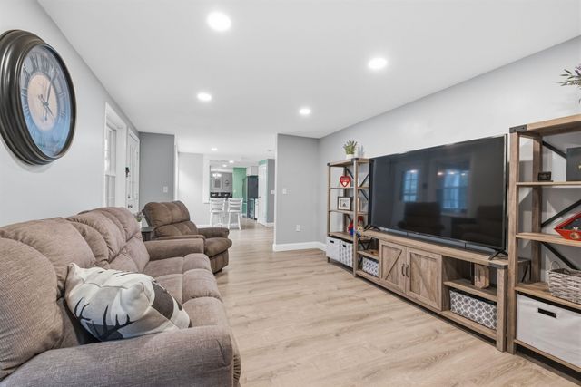 4 Cedar Lane, Bow, NH 03304