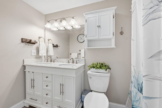 4 Cedar Lane, Bow, NH 03304