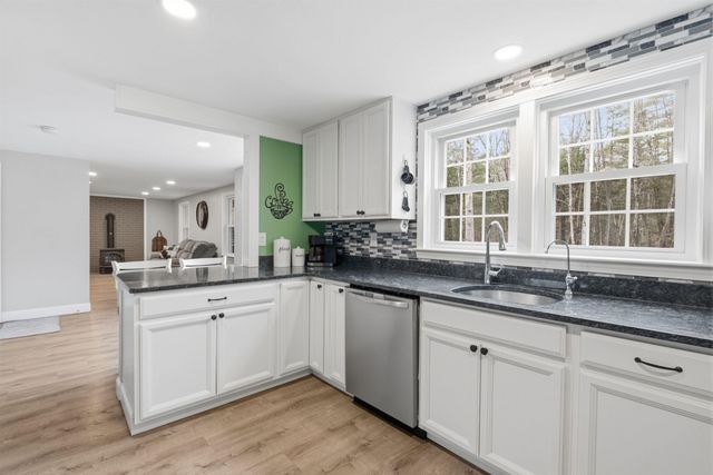 4 Cedar Lane, Bow, NH 03304