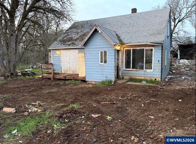 40121 Lacomb Dr, Lebanon, OR 97355