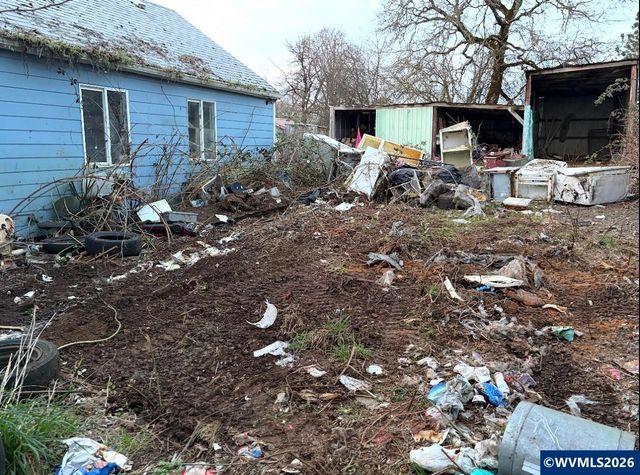 40121 Lacomb Dr, Lebanon, OR 97355