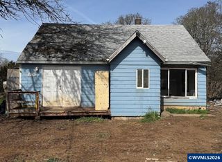 40121 Lacomb Dr, Lebanon, OR 97355