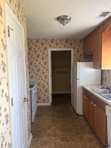 205 kensington Drive, Warner Robins, GA 31093