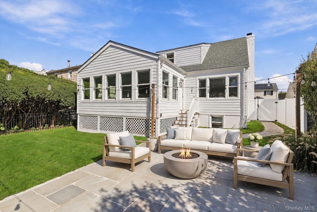 214 Frank Avenue, Mamaroneck, NY 10543 — photo 2