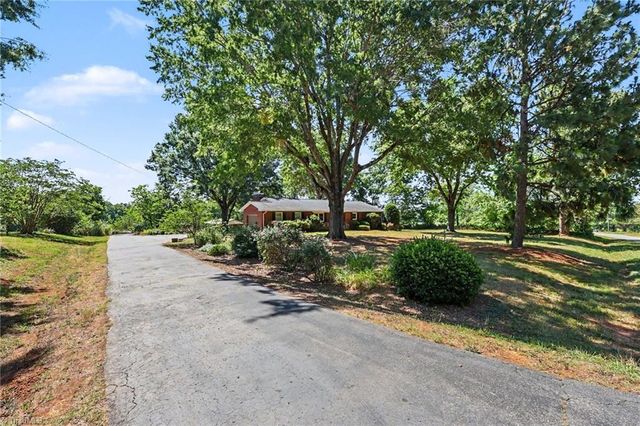 378 Jones Road, Asheboro, NC 27205