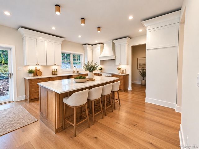20 Overton Pass, Saint James, NY 11780
