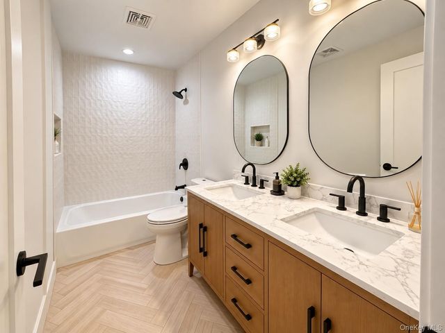 20 Overton Pass, Saint James, NY 11780