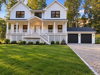 20 Overton Pass, Saint James, NY 11780