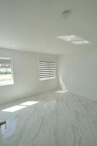 10381 SW 32nd St, Miami, FL 33165