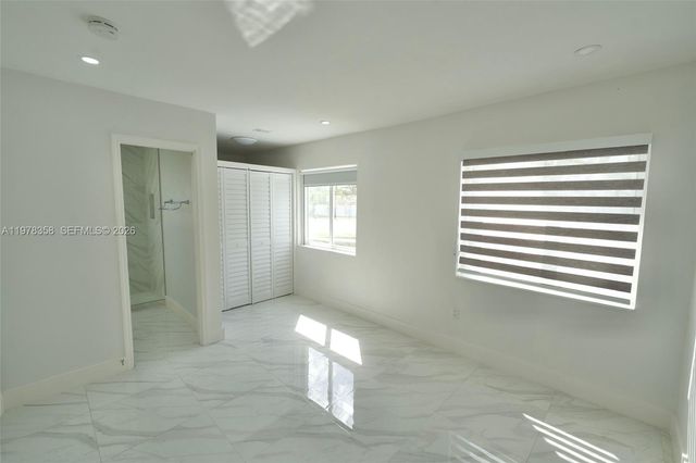 10381 SW 32nd St, Miami, FL 33165