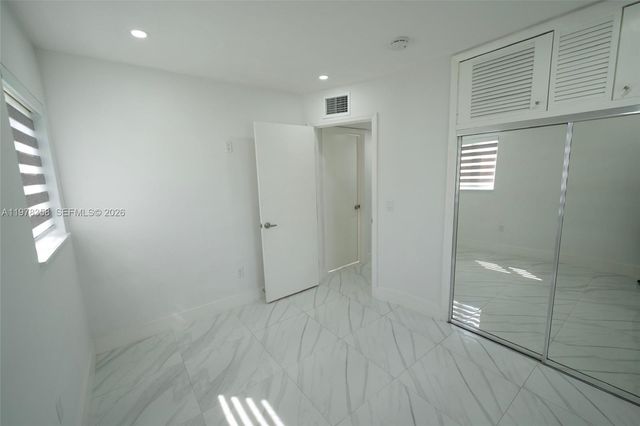 10381 SW 32nd St, Miami, FL 33165