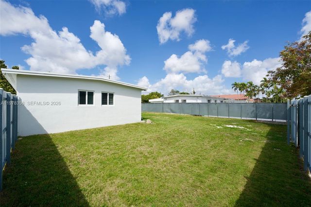 10381 SW 32nd St, Miami, FL 33165