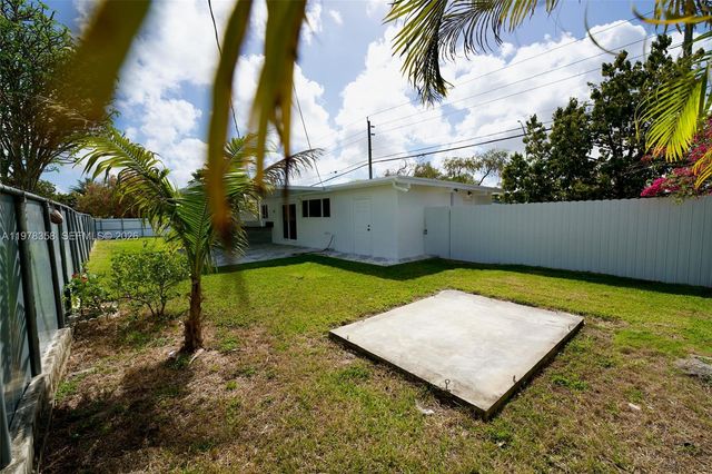 10381 SW 32nd St, Miami, FL 33165