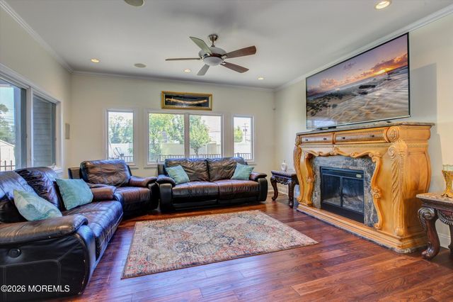 1 Hillside Avenue, Hazlet, NJ 07734