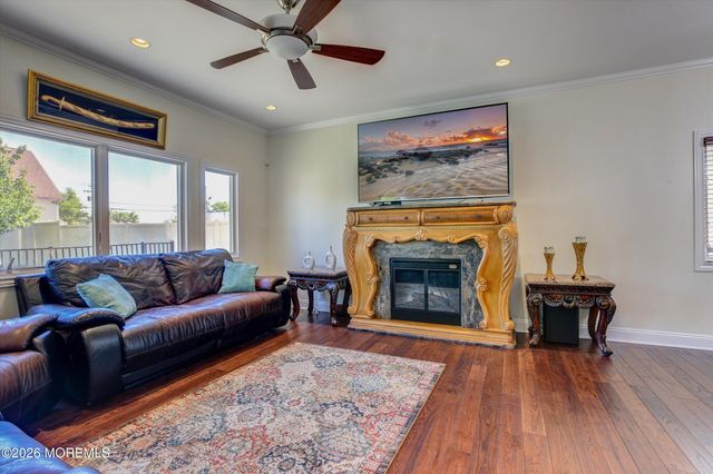 1 Hillside Avenue, Hazlet, NJ 07734