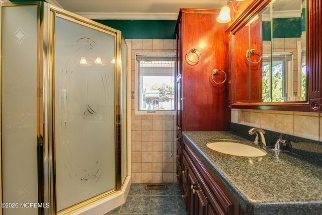 1 Hillside Avenue, Hazlet, NJ 07734