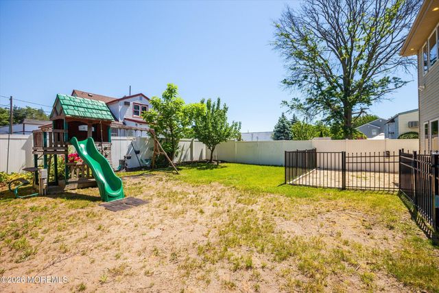 1 Hillside Avenue, Hazlet, NJ 07734