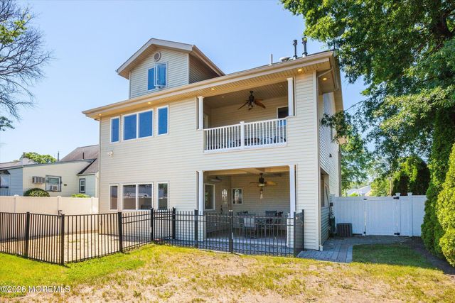 1 Hillside Avenue, Hazlet, NJ 07734