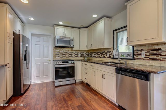 1 Hillside Avenue, Hazlet, NJ 07734