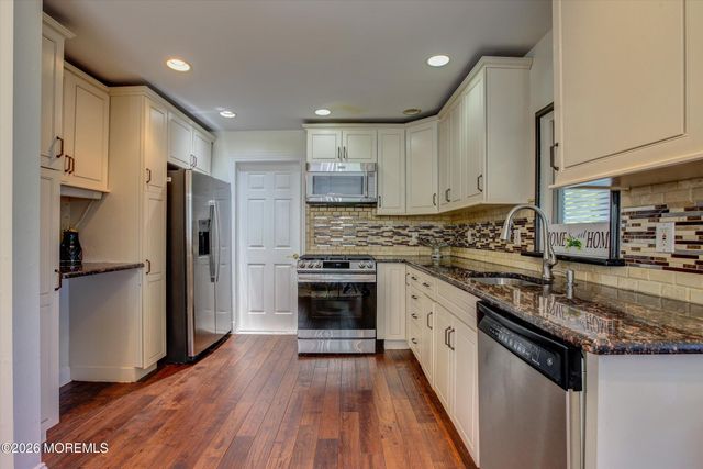 1 Hillside Avenue, Hazlet, NJ 07734