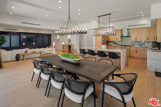 16740 Otsego Street, Los Angeles, CA 91436