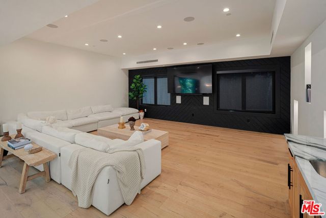 16740 Otsego Street, Los Angeles, CA 91436