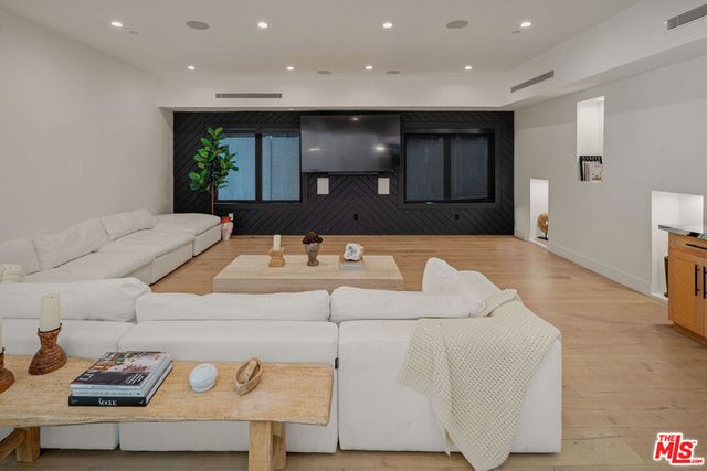 16740 Otsego Street, Los Angeles, CA 91436