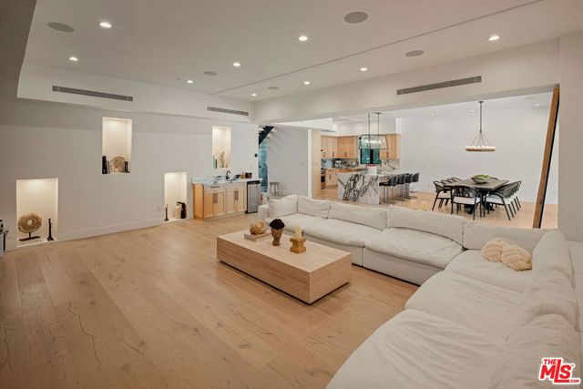 16740 Otsego Street, Los Angeles, CA 91436
