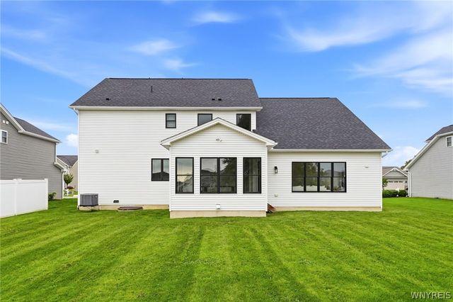 141 Canalview Terrace, Amherst, NY 14228