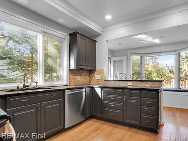 410 Crane Avenue, Royal Oak, MI 48067