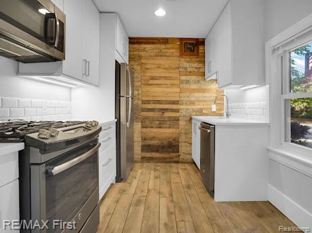 410 Crane Avenue, Royal Oak, MI 48067