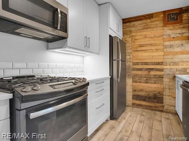 410 Crane Avenue, Royal Oak, MI 48067