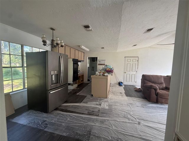 292 Manila Drive, Angleton, TX 77515