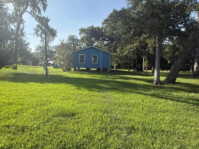 292 Manila Drive, Angleton, TX 77515