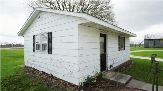4350 S 200 E, Knox, IN 46534