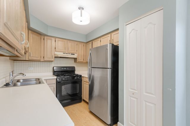 1742 W Orchard Place 1742, Arlington Heights, IL 60005