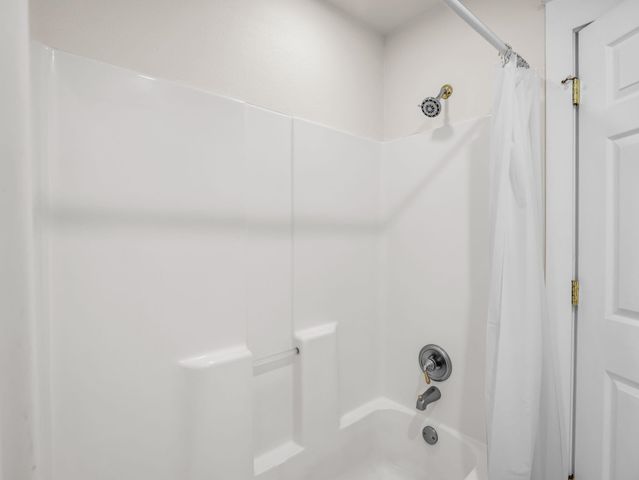 160 E Howard Street, Tryon, NC 28782