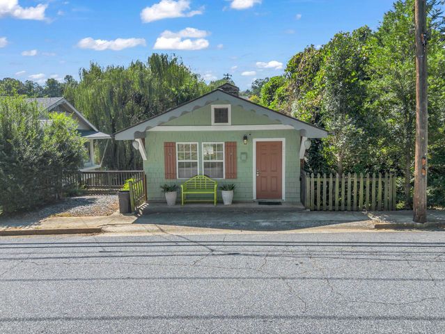 160 E Howard Street, Tryon, NC 28782